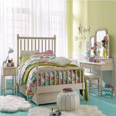 Cottage Bedroom by Furniture IdealMade in Egypt